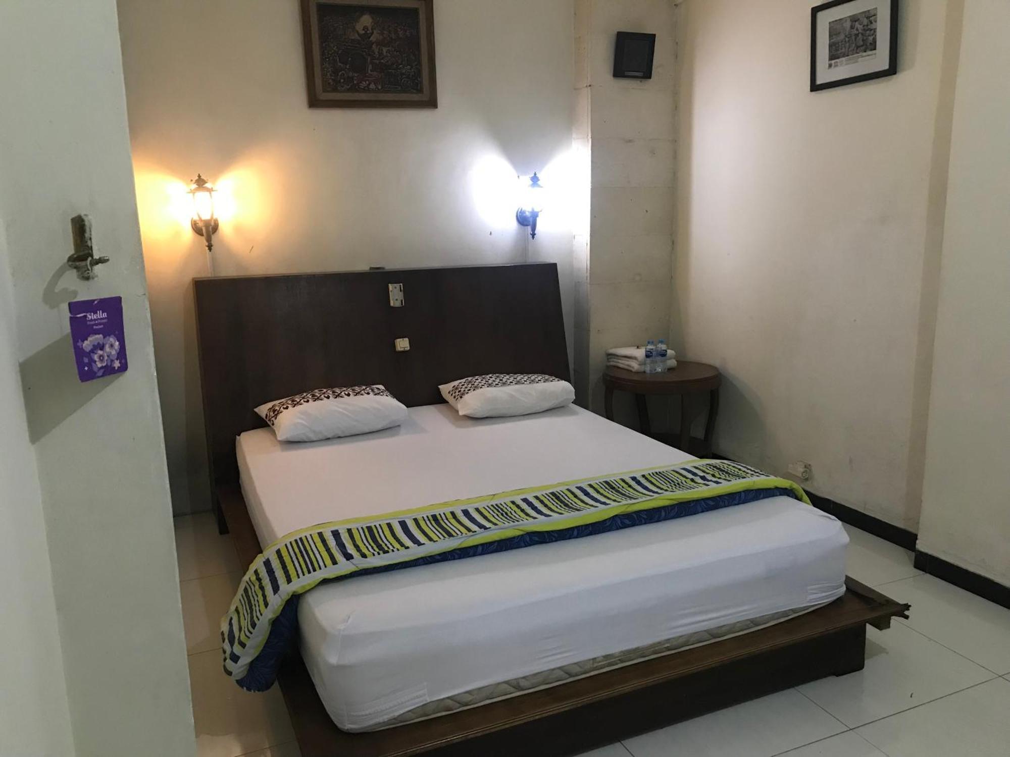 Lotus 2 Guest House Magelang Exterior photo